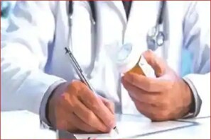 کورونا پازیٹو مریض نے نرس پر چاقو سے کر دیا حملہ، مریض کی اس گھٹیا حرکت کے خلاف شکایت درج