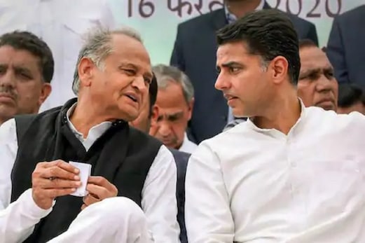 Rajasthan crisis: سچن پائلٹ اور ان کے حامی اراکین اسمبلی نے راہل گاندھی سے ملنے کا وقت مانگا: ذرائع Rajasthan crisis: سچن پائلٹ اور ان کے حامی اراکین اسمبلی نے راہل گاندھی سے ملنے کا وقت مانگا: ذرائع