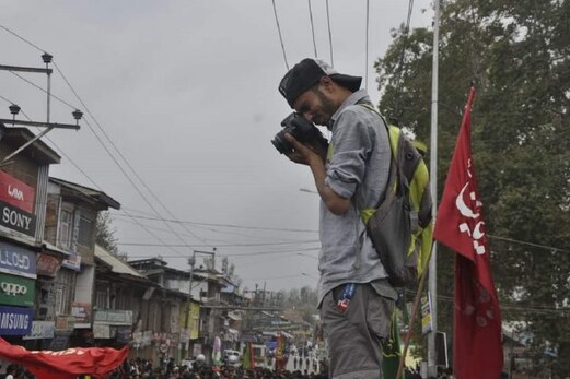 وادی کشمیر کے نوجوان فوٹو گرافی کے فن کی جانب راغب ہو رہے ہیں وادی کشمیر کے نوجوان فوٹو گرافی کے فن کی جانب راغب ہو رہے ہیں