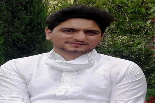 اننت ناگ: پسماندہ علاقے کے نوجوان نے کیا یو پی ایس سی کا امتحان پاس، کہا۔ ملک کے مسلم طبقے میں تعلیمی شعور پیدا کرنے کی ہے اشد ضرورت اننت ناگ: پسماندہ علاقے کے نوجوان نے کیا یو پی ایس سی کا امتحان پاس، کہا۔ ملک کے مسلم طبقے میں تعلیمی شعور پیدا کرنے کی ہے اشد ضرورت