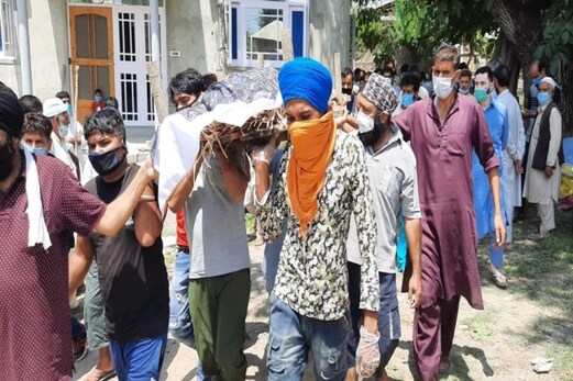 وادی کشمیر میں مسلمانوں نے پھر پیش کی مذہبی ہم آہنگی کی انوکھی مثال ، جم کر ہورہی تعریف وادی کشمیر میں مسلمانوں نے پھر پیش کی مذہبی ہم آہنگی کی انوکھی مثال ، جم کر ہورہی تعریف