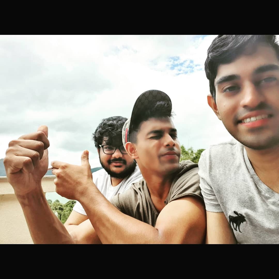 اگر شووک چکرورتی کو (Souvik Chakraborty) کا انسٹاگرام اکاؤنٹ دیکھیں گے تو پتہ چلے گا کہ وہ خوب پارٹی کرتے ہیں۔ اگر شووک چکرورتی کو (Souvik Chakraborty) کا انسٹاگرام اکاؤنٹ دیکھیں گے تو پتہ چلے گا کہ وہ خوب پارٹی کرتے ہیں۔