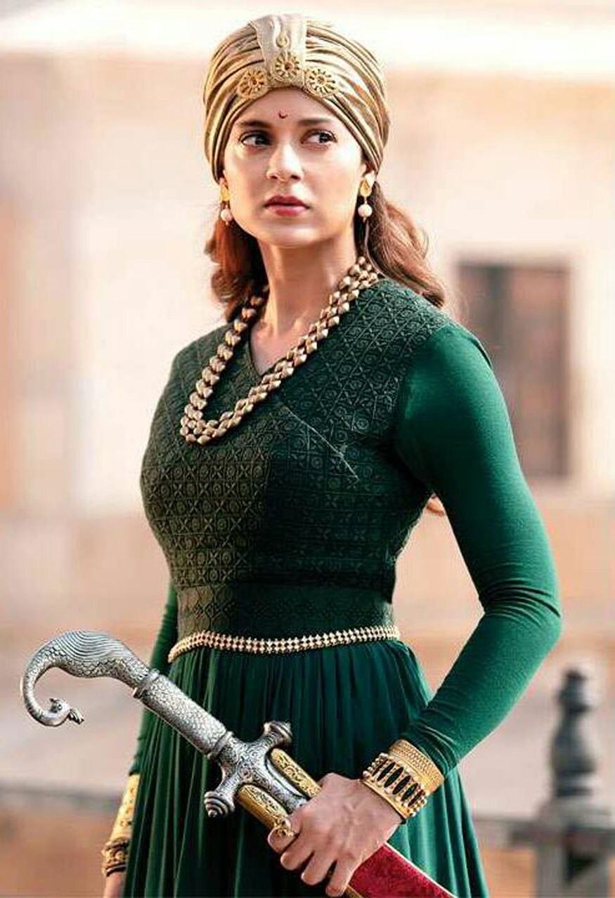 کنگنا بالی ووڈ کے ان لوگوں میں سے ایک ہیں جو سب سے زیادہ انکم ٹیکس بھرتے ہیں ۔ کنگنا کی پراپرٹی میں ریئل اسٹیٹ بھی شامل ہے ۔ فائل فوٹو ۔ کنگنا بالی ووڈ کے ان لوگوں میں سے ایک ہیں جو سب سے زیادہ انکم ٹیکس بھرتے ہیں ۔ کنگنا کی پراپرٹی میں ریئل اسٹیٹ بھی شامل ہے ۔ فائل فوٹو ۔