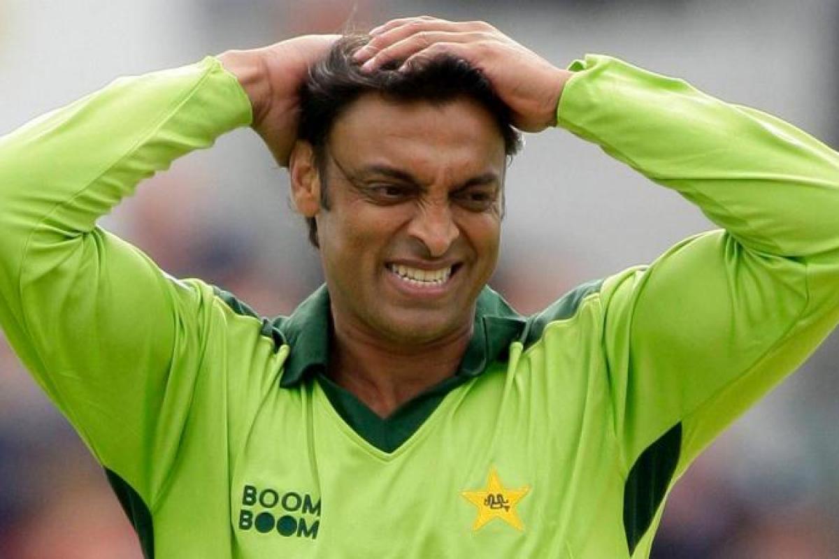 شعیب اختر نے کہا ’غیر ملکی پچوں پر شروع کی دو تین اننگ بتا دیں گی کہ سیریز کہاں جاری ہے’۔ ہندوستان نے دو سال پہلے آسٹریلیا میں پہلی سیریز جیتی تھی، لیکن وراٹ کوہلی کی غیر موجودگی میں اس بار ہندوستان کی راہ مشکل ہوگی جبکہ ڈیوڈ وارنر اور اسٹیو اسمتھ کی واپسی سے آسٹریلیا کی ٹیم مضبوط ہے۔