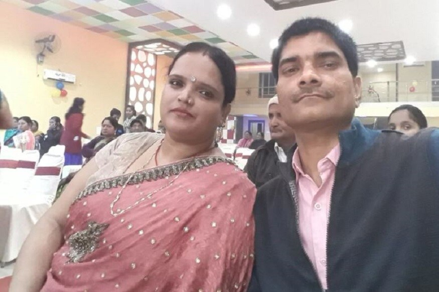 سنتوش اور ارچنا نے شادی کے بعد 6 فٹ چوڑا اور 45 فٹ لمبا یہ پلاٹ خریدا تھا۔ لیکن زمین کی چوڑائی محض چھ فٹ رہنے کے سبب کئی سالوں تک انہوں نے اس پر کوئی تعمیر نہیں کروائی۔ سنتوش اور ارچنا نے شادی کے بعد 6 فٹ چوڑا اور 45 فٹ لمبا یہ پلاٹ خریدا تھا۔ لیکن زمین کی چوڑائی محض چھ فٹ رہنے کے سبب کئی سالوں تک انہوں نے اس پر کوئی تعمیر نہیں کروائی۔