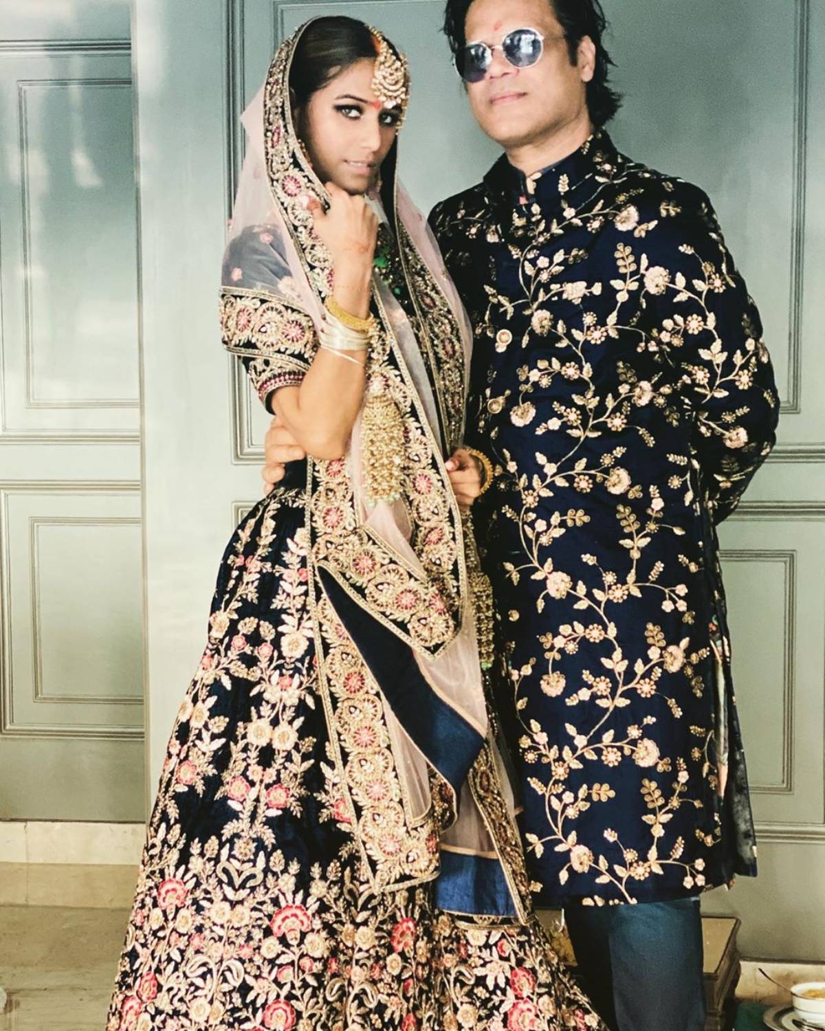 وہیں اس شادی کے کچھ دن بعد ہی ایک چونکانے والی خبر آئی ۔ پونم پانڈے نے اپنے شوہر پر مارپیٹ اور بدسلوکی کے الزامات عائد کئے اور سیم بامبے گرفتار ہوگئے ۔ وہیں اب اس پورے معاملہ میں پونم پانڈے نے کھل کر بات کی ہے اور اس بات چیت کے دوران انہوں نے کئی چونکانے والے انکشاف بھی کئے ۔ (Photo Credit- @sambombay/Instagram) وہیں اس شادی کے کچھ دن بعد ہی ایک چونکانے والی خبر آئی ۔ پونم پانڈے نے اپنے شوہر پر مارپیٹ اور بدسلوکی کے الزامات عائد کئے اور سیم بامبے گرفتار ہوگئے ۔ وہیں اب اس پورے معاملہ میں پونم پانڈے نے کھل کر بات کی ہے اور اس بات چیت کے دوران انہوں نے کئی چونکانے والے انکشاف بھی کئے ۔ (Photo Credit- @sambombay/Instagram)