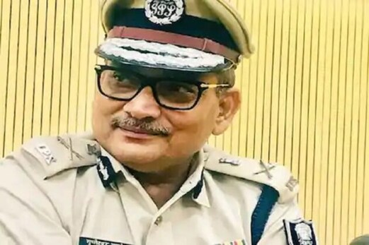 وزیر اعلیٰ نتیش کمار پر سابق ڈی جی پی گپتیشور پانڈے کر رہے ہیں غلط تبصرہ؟ درج کرائیں گے ایف آئی آر وزیر اعلیٰ نتیش کمار پر سابق ڈی جی پی گپتیشور پانڈے کر رہے ہیں غلط تبصرہ؟ درج کرائیں گے ایف آئی آر