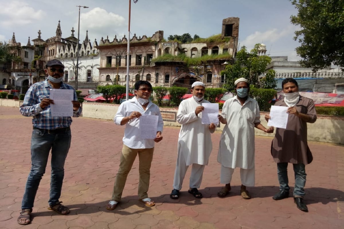 مدھیہ پردیش میں اردو اسکولوں کو نئی زندگی دینے اور اردو اساتذہ کی تقرری کے معاملے کو لےکر محبان اردو نے ایک بار پھر تحریک شروع کی ہے۔