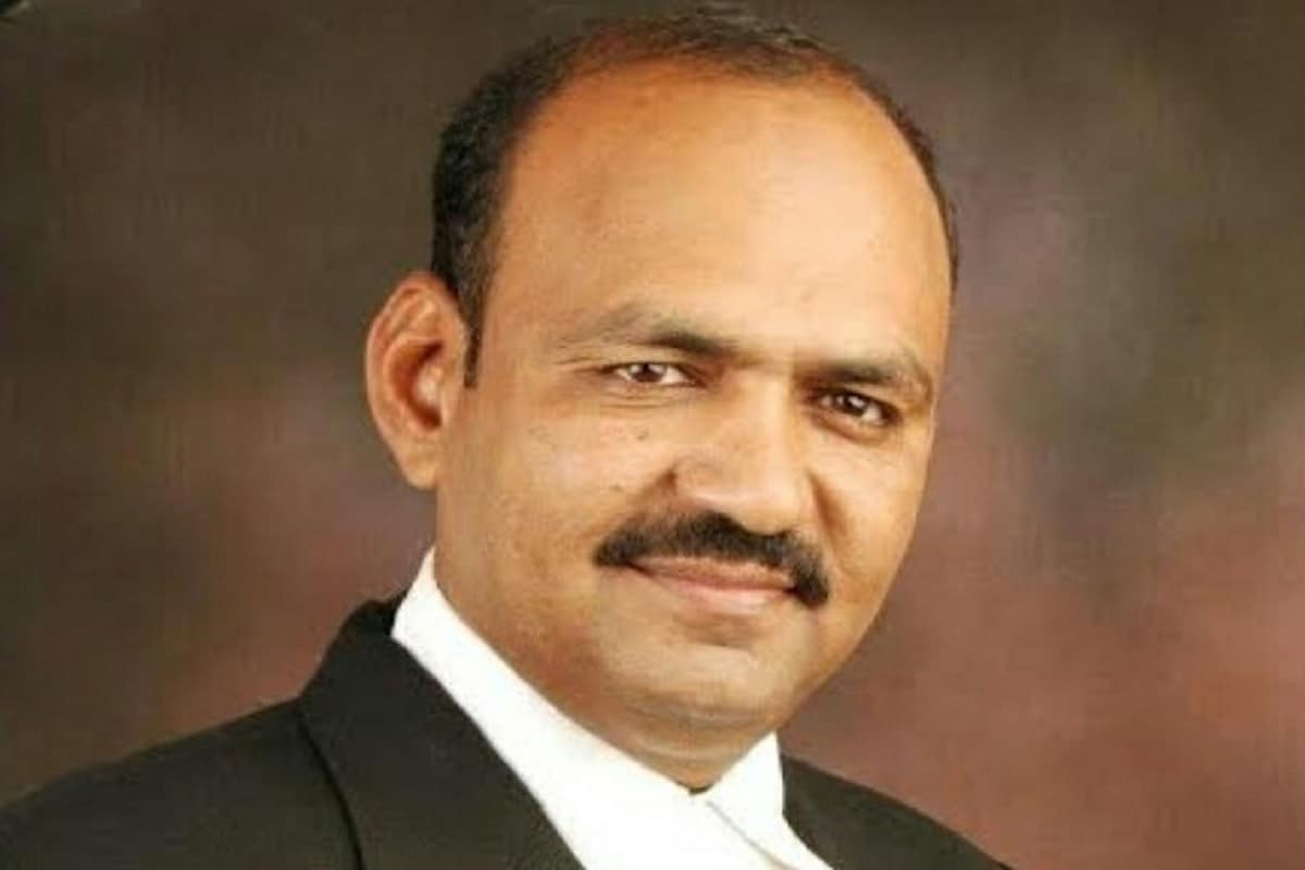 بی جے پی اقلیتی مورچہ کے صوبائی صدر ڈاکٹر صنوبر پٹیل کہتے ہیں کہ اردو اور اقلیتوں کے مسائل کو لے کر کانگریس نے دھوکہ دینے کا کام کیا ہے۔