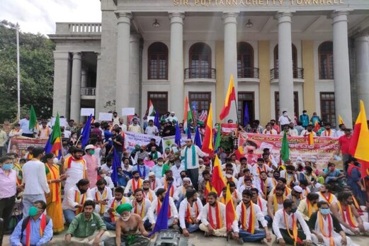 کسانوں کا احتجاج جاری، بند، کسانوں کے احتجاج کو مسلم تنظیموں کی بھی ملی حمایت کسانوں کا احتجاج جاری، بند، کسانوں کے احتجاج کو مسلم تنظیموں کی بھی ملی حمایت