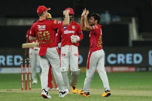 IPL 2020: کے ایل راہل کا اسکور بھی پار نہیں کرسکی بنگلور، پنجاب کی بڑی جیت IPL 2020: کے ایل راہل کا اسکور بھی پار نہیں کرسکی بنگلور، پنجاب کی بڑی جیت