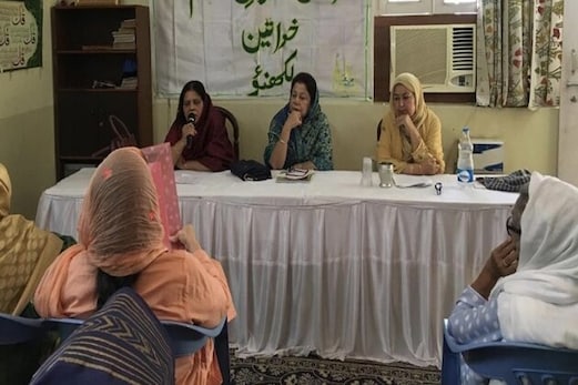 عورتوں کے خلاف بڑھتے جرائم پر خواتین تنظیموں نے اٹھائی آواز عورتوں کے خلاف بڑھتے جرائم پر خواتین تنظیموں نے اٹھائی آواز