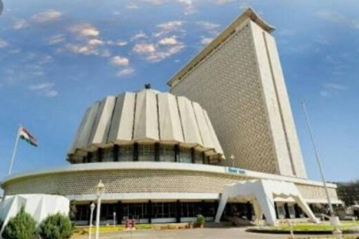 مہاراشٹر اسمبلی اجلاس کے پیش نظر ودھان بھون پولیس سیکورٹی سخت مہاراشٹر اسمبلی اجلاس کے پیش نظر ودھان بھون پولیس سیکورٹی سخت