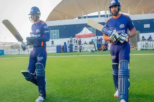 IPL 2020 کی پہلی ہی گیند پر روہت شرما نے رقم کرڈالی نئی تاریخ ، بنا ڈالا یہ بڑا ریکارڈ IPL 2020 کی پہلی ہی گیند پر روہت شرما نے رقم کرڈالی نئی تاریخ ، بنا ڈالا یہ بڑا ریکارڈ