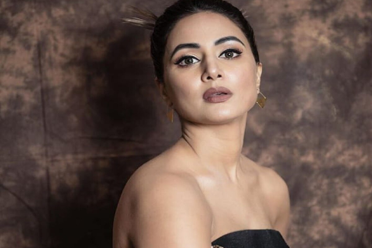 اداکارہ حنا خان نے اپنے کریئر کی شروعات اسٹار پلس کے شو یہ رشتہ کیا کہلاتا ہے سے کی تھی ۔ وہ کسوٹی زندگی کی 2 ، بگ باس اور ناگن جیسے شوز میں نظر آچکی ہیں ۔ (instagram/realhinakhan) اداکارہ حنا خان نے اپنے کریئر کی شروعات اسٹار پلس کے شو یہ رشتہ کیا کہلاتا ہے سے کی تھی ۔ وہ کسوٹی زندگی کی 2 ، بگ باس اور ناگن جیسے شوز میں نظر آچکی ہیں ۔ (instagram/realhinakhan)