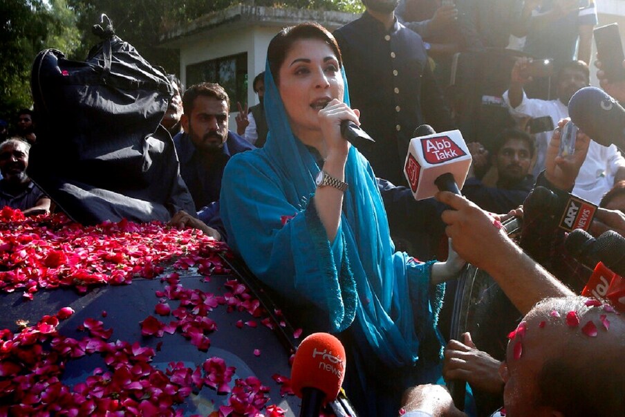  پاکستان کے سابق وزیر اعظم نواز شریف کی بیٹی اور مسلم لیگ۔ نواز کی نائب صدر مریم نواز نے کہا ہے کہ نواز شریف پھر سے اقتدار میں آئیں گے اور عمران خان جیل جائیں گے: تصویر: اے پی