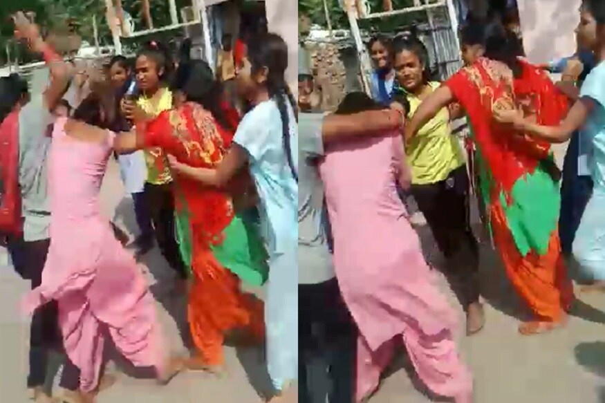 حیران کن بات یہ ہے کہ یہ گینگ وار Fight of Girls اس مرتبہ کسی گینگسٹر کے درمیان میں نہیں بلکہ اسکول کی طالبات کے بیچ میں ہوئی۔ (Photo: News18) ۔ حیران کن بات یہ ہے کہ یہ گینگ وار Fight of Girls اس مرتبہ کسی گینگسٹر کے درمیان میں نہیں بلکہ اسکول کی طالبات کے بیچ میں ہوئی۔ (Photo: News18) ۔