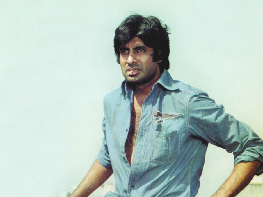  بالی ووڈ کے 'شہنشاہ' امیتابھ بچن ( Amitabh Bachchan) کی نایاب تصویر۔