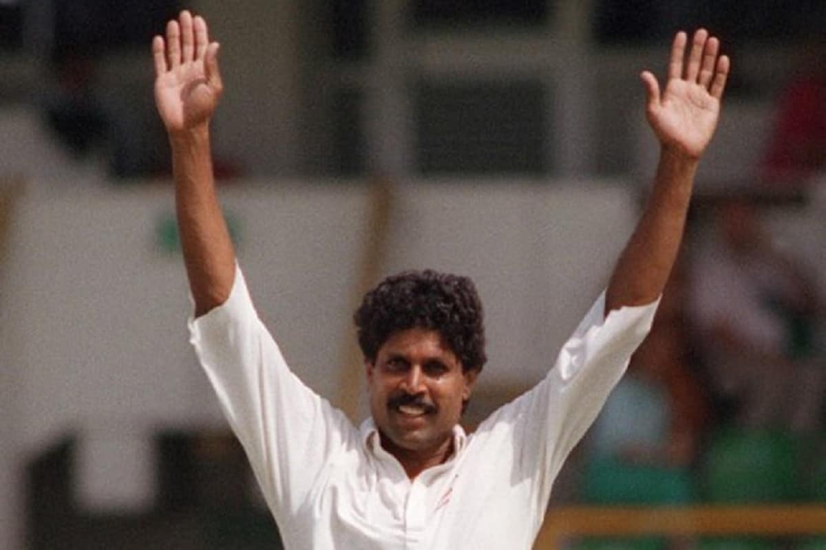 طویل وقفے کے بعد 1983 میں ہندوستان کو یک روزہ عالمی کپ چمپئن بنانے والے کپتان کپل دیو اپنے ایک مداح راجیش گپتا کے ہاتھوں ورلڈ کپ کا فائنل ٹکٹ دیکھ کر بہت جذباتی ہوگئے اور انہوں نے مداح کو مشورہ دیا کہ یہ بیش قیمتی ہے، اسے سنبھال کر رکھنا۔