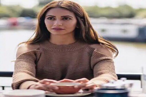 اداکارہ کرتی کھربندا نے کیا حیرت انگیز پول ڈانس، زبردست وائرل ہوا ویڈیو
