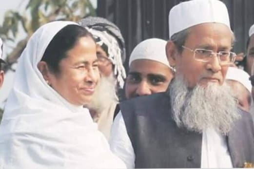 بنگال کے وزیر صدیق اللہ چودھری نے القاعدہ کے تعلق سے دیا بڑا بیان، NIA کے ہاتھوں گرفتار نوجوانوں کو بتایا بے قصور بنگال کے وزیر صدیق اللہ چودھری نے القاعدہ کے تعلق سے دیا بڑا بیان، NIA کے ہاتھوں گرفتار نوجوانوں کو بتایا بے قصور