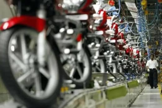 بڑی خبر: ستمبر میں مسافر گاڑیوں کی فروخت میں 26 فیصد کا اضافہ بڑی خبر: ستمبر میں مسافر گاڑیوں کی فروخت میں 26 فیصد کا اضافہ