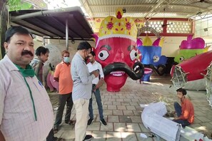 دسہرےمیں راون کاپُتلا تیار کرنے والے اور رام بارات میں بینڈ بجانے والے کاریگروں میں مایوسی