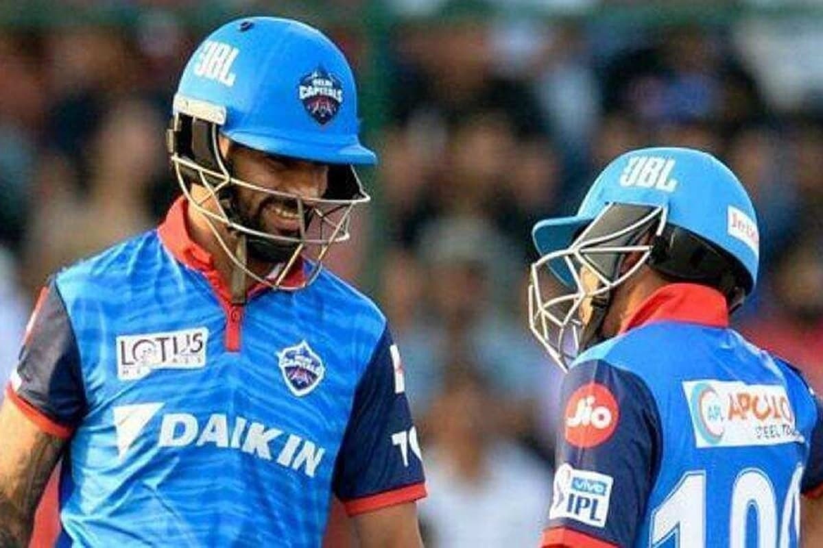 شاندار فارم میں چل رہے دہلی کیپٹلس (Delhi Capitals) کے سلامی بلے باز شکھر دھون (Shikhar Dhawan) نے چنئی سپرکنگس کے خلاف آئی پی ایل کے 34 ویں میچ میں نصف سنچری کی ہیٹ ٹرک لگا دی ہے۔ شکھر دھون نے طوفانی بلے بازی کرتے ہوئے 29 گیندوں پر نصف سنچری لگائی۔ (تصویر: آئی پی ایل ٹوئٹر ہینڈل) شاندار فارم میں چل رہے دہلی کیپٹلس (Delhi Capitals) کے سلامی بلے باز شکھر دھون (Shikhar Dhawan) نے چنئی سپرکنگس کے خلاف آئی پی ایل کے 34 ویں میچ میں نصف سنچری کی ہیٹ ٹرک لگا دی ہے۔ شکھر دھون نے طوفانی بلے بازی کرتے ہوئے 29 گیندوں پر نصف سنچری لگائی۔ (تصویر: آئی پی ایل ٹوئٹر ہینڈل)