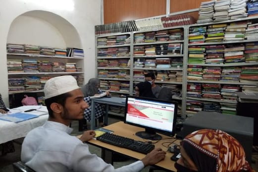 کورونا قہر میں تعلیمی سلسلہ کو جاری رکھنے کے لئے میکپس نے اقلیتی طلبا کے لئے اٹھایا بڑا قدم کورونا قہر میں تعلیمی سلسلہ کو جاری رکھنے کے لئے میکپس نے اقلیتی طلبا کے لئے اٹھایا بڑا قدم