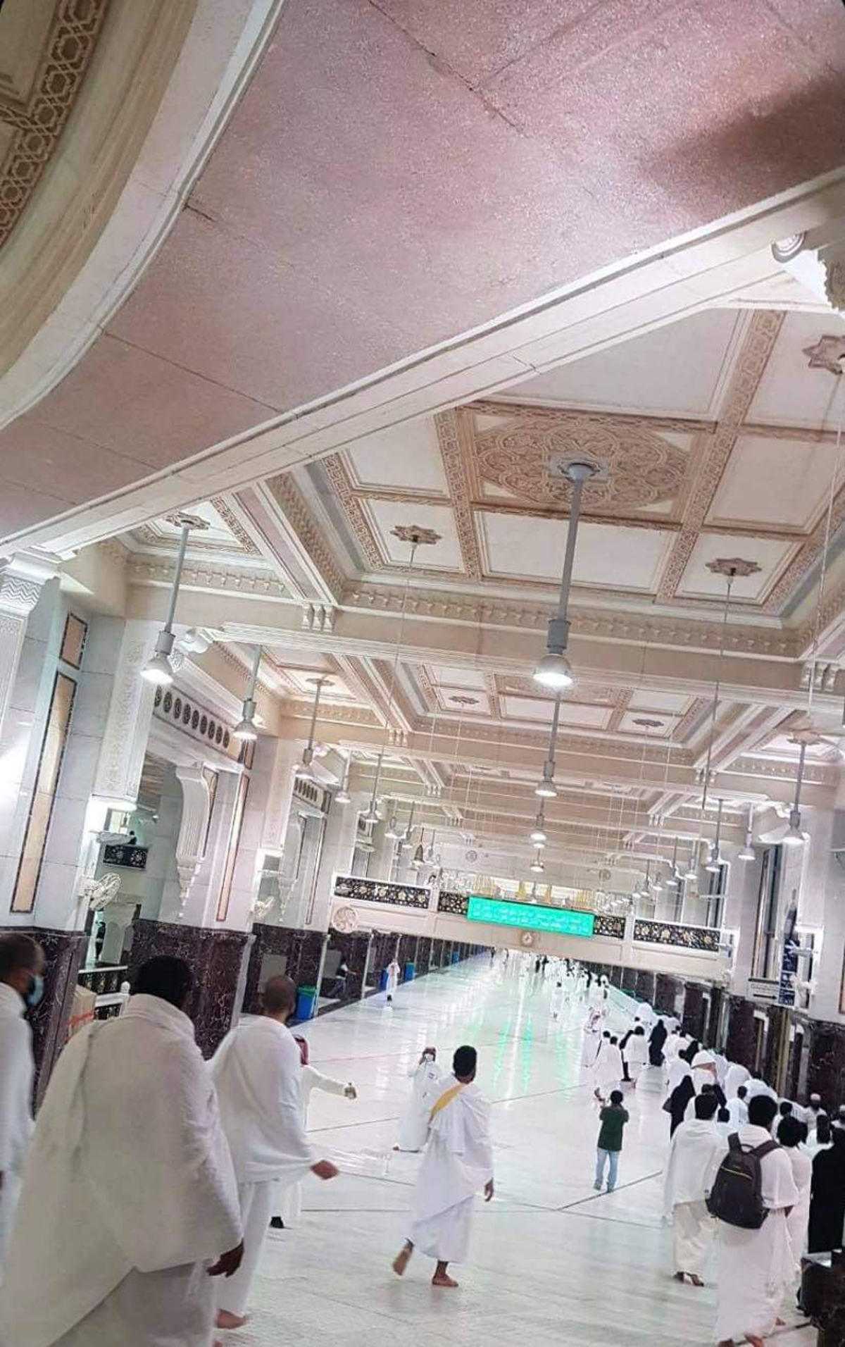 اس کےساتھ ہی سفر حج کے سلسلے میں کچھ نئے قواعد اور بھی نافذ کئے گئے ہیں۔(Photo:@hsharifain/Twitter) اس کےساتھ ہی سفر حج کے سلسلے میں کچھ نئے قواعد اور بھی نافذ کئے گئے ہیں۔(Photo:@hsharifain/Twitter)