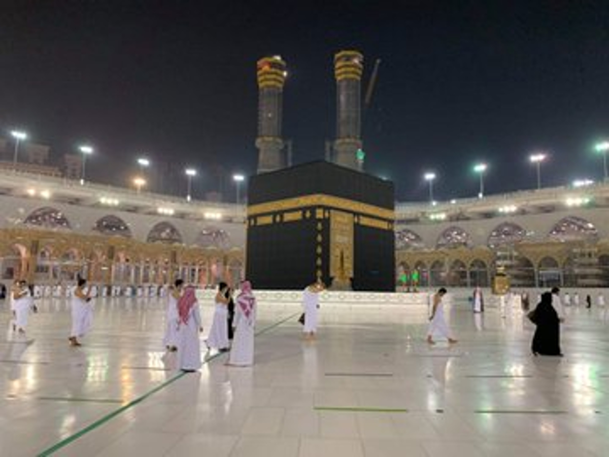 فلائٹ کے دن موقع پر نہ پہنچنے یا فلائٹ مس چھوٹ جانے والوں کو کم از کم 25 ہزار روپئے یا ایک طرف کا ہوائی جہاز کے کرائے کے برابر جرمانہ دینا ہوگا۔ (Photo:@hsharifain/Twitter) فلائٹ کے دن موقع پر نہ پہنچنے یا فلائٹ مس چھوٹ جانے والوں کو کم از کم 25 ہزار روپئے یا ایک طرف کا ہوائی جہاز کے کرائے کے برابر جرمانہ دینا ہوگا۔ (Photo:@hsharifain/Twitter)