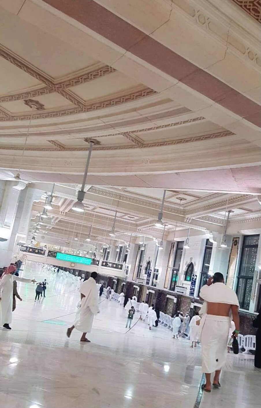  معتمرین کے لئے عمرہ کی ادائیگی کے دوران نئی شرائط اور کورونا وبا کے پیش نظر ایس او پیز تیار کیے گئے ہیں ۔ (Photo:@hsharifain/Twitter)