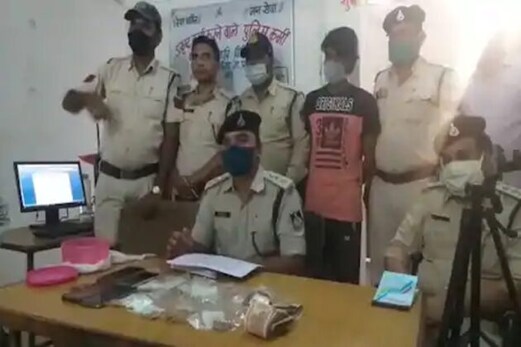 شادی شدہ نوجوان نے جھانسہ دے کر دوسری شادی کی اور پھر سیکس ویڈیو بناکر کیا ایسا کام ، سبھی کے اڑگئے ہوش شادی شدہ نوجوان نے جھانسہ دے کر دوسری شادی کی اور پھر سیکس ویڈیو بناکر کیا ایسا کام ، سبھی کے اڑگئے ہوش