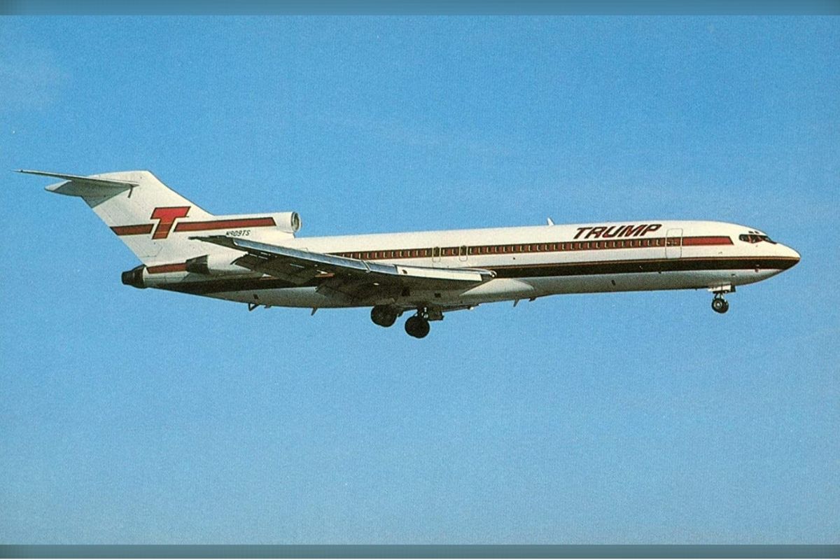  ٹرمپ شٹل 1980 کے وقت میں جب ایسٹرن ایئر لائن  (Eastern airline) بند ہونے کے دہانے پر تھی تب دونالٹ ٹرمپ نے کروڑوں روپئے کا قرض (لون) لیکر ایسٹرن ایئر شٹل کی سروس کو خرید لیا تھا۔ اس ایئر لائن airline کے طیارے پر ٹرمپ کا نام لکھا تھا۔ یہ ایئر سروس کچھ ہی سال میں بند ہونے کے دہانے پر آ گئی۔ تصویر: سوشل میڈیا۔