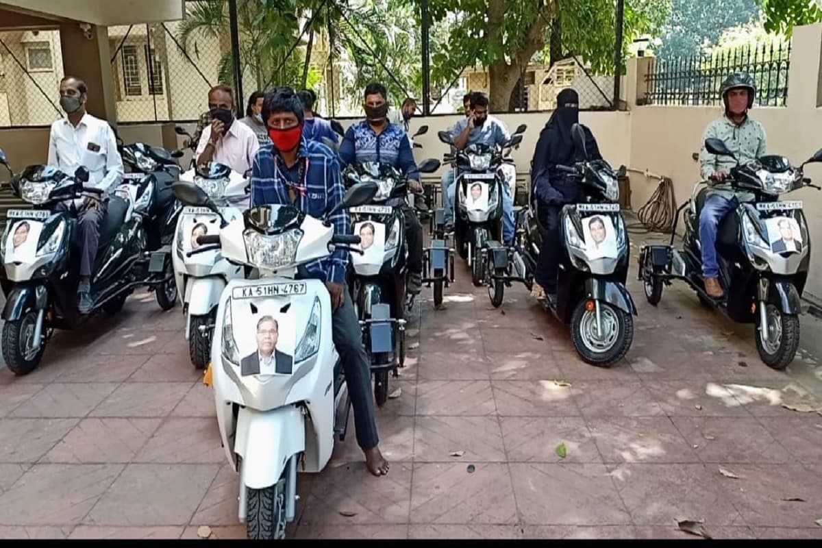 سابق مرکزی وزیر کے رحمن خان کی کوشش سے شہر کے 19 معذور افراد کو موٹر سائیکل کا تحفہ ملا ہے۔ اس سہولت کے ملنے کے بعد معذور افراد کے چہرے خوش سے کھل اٹھے۔