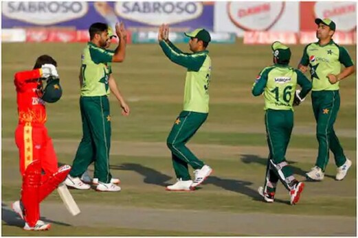 PAK Vs ZIM: وہاب ریاض نے توڑا کورونا کا ضابطہ، گیند پر لگا دی تھوک، میدان پر زبردست ہنگامہ PAK Vs ZIM: وہاب ریاض نے توڑا کورونا کا ضابطہ، گیند پر لگا دی تھوک، میدان پر زبردست ہنگامہ