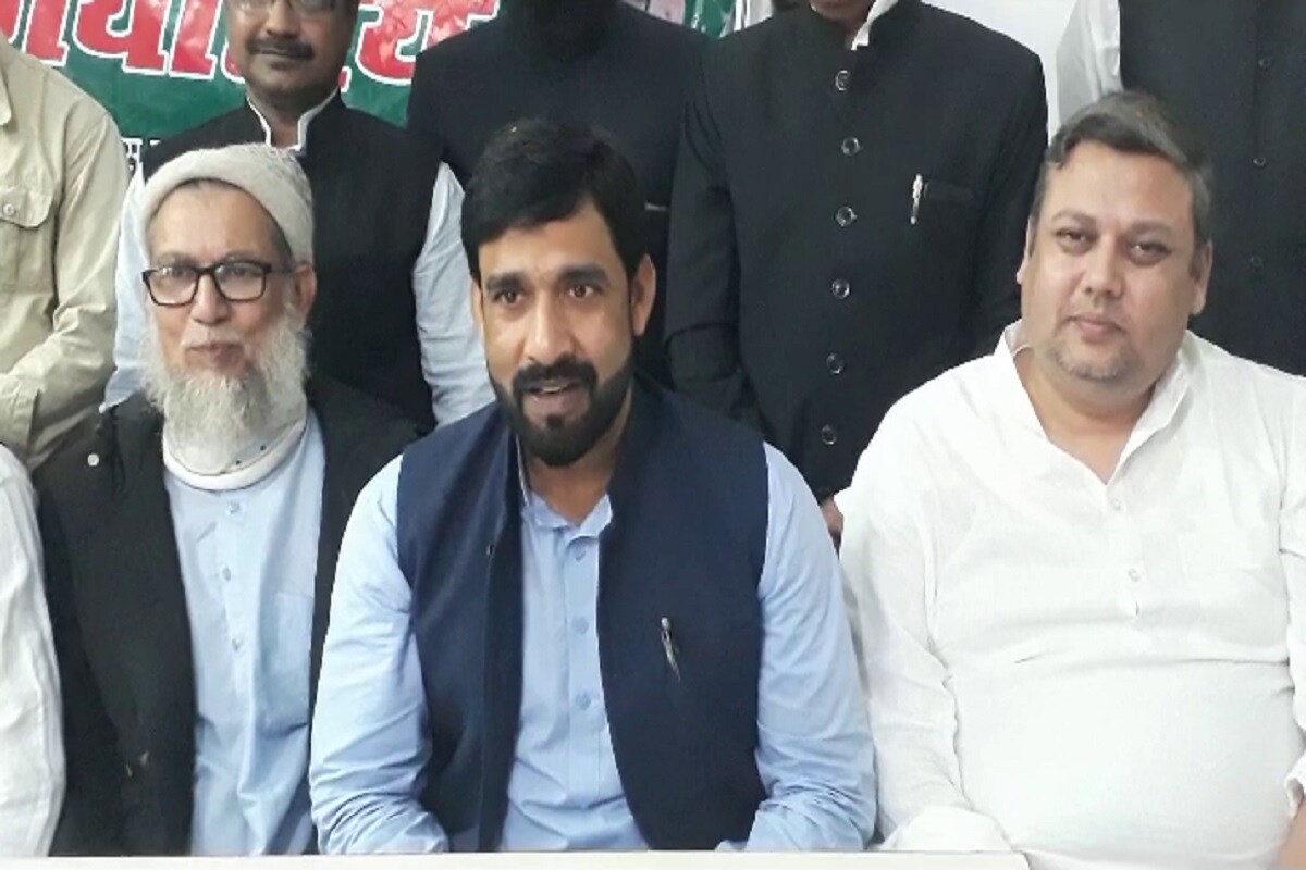 شوکت علی نے ایم آئی ایم پراعتراض کرنے والوں سے سوال کیا کہ یوپی میں تمام سیکولر پارٹیاں بی جے پی کو ہرانے کے لئے کوشاں ہیں، ایسے میں کیا ان پارٹیوں کا بھی بی جے پی کی ’’بی ٹیم‘‘ کہا جائے گا؟