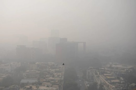 Delhi AQI Update: دہلی میں اور خراب ہوئی صورت حال، کئی علاقوں میں جان لیوا ہوئی آلودگی Delhi AQI Update: دہلی میں اور خراب ہوئی صورت حال، کئی علاقوں میں جان لیوا ہوئی آلودگی