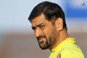 MS Dhoni: ایم ایس دھونی کی والدہ اور والد کو کورونا پازیٹو، رانچی کے نجی اسپتال میں شریک