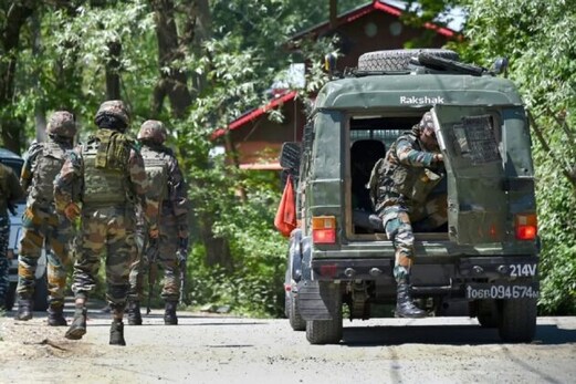 جموں وکشمیر: پلوامہ میں تصادم، ایک دہشت گرد اور ایک عام شہری جاں بحق جموں وکشمیر: پلوامہ میں تصادم، ایک دہشت گرد اور ایک عام شہری جاں بحق
