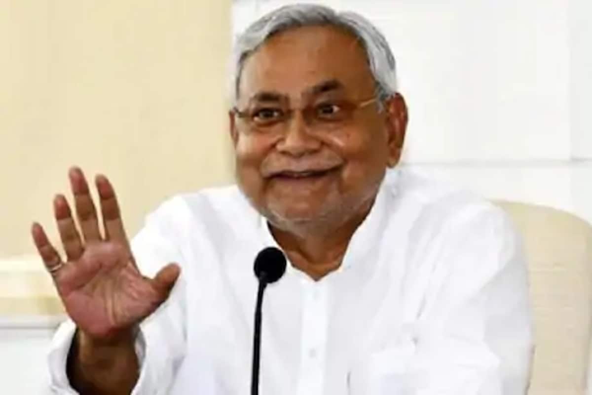 بہار کابینہ توسیع (Bihar Cabinet Expansion) سے متعلق خبر آنے کے بعد ممکنہ وزرا کے نام سامنے آنے لگے ہیں۔ ذرائع کے مطابق، نتیش کابینہ میں بی جے پی کوٹے سے 9 اور جے ڈی یو کے کوٹے سے 8 وزیر بن سکتے ہیں۔