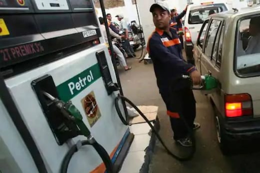 Petrol Diesel Price:دودنوں کےوقفہ کے بعد ایک بارپھر پٹرول اورڈیزل کی قیمتوں میں اضافہ، آج کی قیمت یہاں دیکھیں Petrol Diesel Price:دودنوں کےوقفہ کے بعد ایک بارپھر پٹرول اورڈیزل کی قیمتوں میں اضافہ، آج کی قیمت یہاں دیکھیں