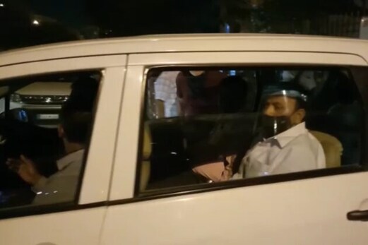 آئی ایم اے گھوٹالہ : سی بی آئی کی بڑی کارروائی ، کرناٹک کے سابق وزیر آر روشن بیگ کو کیا گرفتار آئی ایم اے گھوٹالہ : سی بی آئی کی بڑی کارروائی ، کرناٹک کے سابق وزیر آر روشن بیگ کو کیا گرفتار