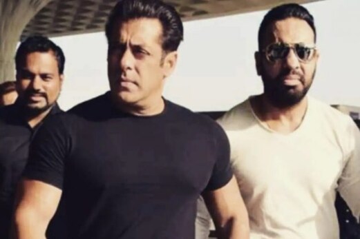 سلمان خان کے ڈرائیور اور دو اسٹاف کو ہوا کورونا، خود ہوئے آئیسولیٹ سلمان خان کے ڈرائیور اور دو اسٹاف کو ہوا کورونا، خود ہوئے آئیسولیٹ
