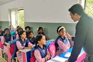 اقلیتوں کیلئے رہائشی اسکولوں کے کامیاب تجربہ کے بعد اب جونیئر کالجز