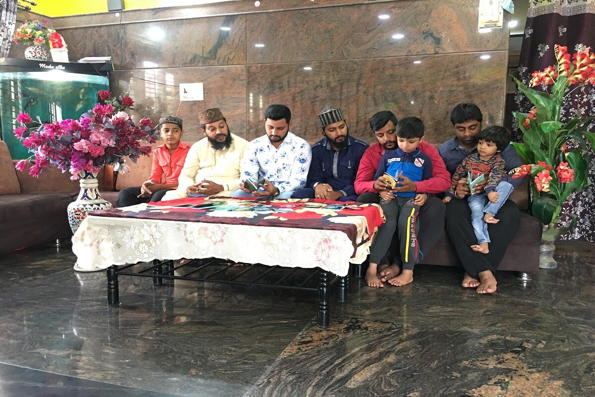 معروف سماجی کارکن، مختلف ملی اور سنی تنظیموں سے وابستہ اللہ بخش آمری کے گھر میں ایک بار پھر شادی خانہ آبادی کی خوشیاں در آئی ہیں۔ 16 نومبر 2020 کو طئے شدہ اپنے تیسرے فرزند ارجمند کی شادی کیلئے اللہ بخش آمری نے ایک بار پھر منفرد انداز میں رقعہ شائع کیا ہے۔