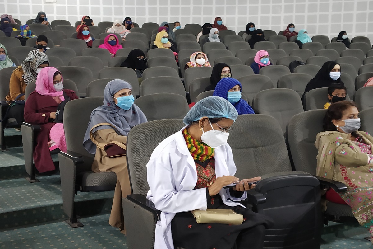 پٹنہ میں ایک سال کی سخت محنت نے انہیں میڈیکل کے امتحان میں کامیاب کیا۔ طالبات نے یہ بھی کہا کہ موقع نہیں ملنے کے سبب مسلم لڑکیاں اعلیٰ تعلیمی اداروں میں داخلہ کرانے سے قاصر رہ جاتی ہیں لیکن اس طرح کی کوششوں سے مسلم طالبات کو اپنا خواب پورا کرنے میں مدد مل رہی ہے۔ کامیاب طالبات کے اعزاز میں ایسوسی ایشن آف مسلم ڈاکٹرس نے پٹنہ میں ایک پروگرام منعقد کیا۔ پٹنہ میں ایک سال کی سخت محنت نے انہیں میڈیکل کے امتحان میں کامیاب کیا۔ طالبات نے یہ بھی کہا کہ موقع نہیں ملنے کے سبب مسلم لڑکیاں اعلیٰ تعلیمی اداروں میں داخلہ کرانے سے قاصر رہ جاتی ہیں لیکن اس طرح کی کوششوں سے مسلم طالبات کو اپنا خواب پورا کرنے میں مدد مل رہی ہے۔ کامیاب طالبات کے اعزاز میں ایسوسی ایشن آف مسلم ڈاکٹرس نے پٹنہ میں ایک پروگرام منعقد کیا۔
