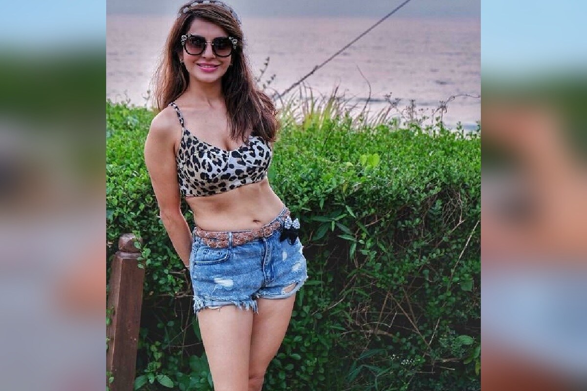 بالیکا ودھو کے بعد انہوں نے سب ٹی وی پر بال ویر ، کلرس پر سوراگنی ، سونی پر کچھ رنگ پیار کے ، اینڈ ٹی وی پر گنگا اور وارث سیریل میں بھی کام کیا ہے ۔ تصویر : Instagram @roop_durgapal بالیکا ودھو کے بعد انہوں نے سب ٹی وی پر بال ویر ، کلرس پر سوراگنی ، سونی پر کچھ رنگ پیار کے ، اینڈ ٹی وی پر گنگا اور وارث سیریل میں بھی کام کیا ہے ۔ تصویر : Instagram @roop_durgapal