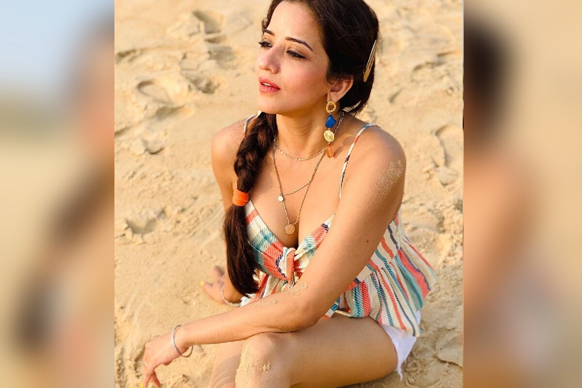  بھوجپوری اداکارہ مونالیسا ۔ (Photo Credit- @aslimonalisa/Instagram)