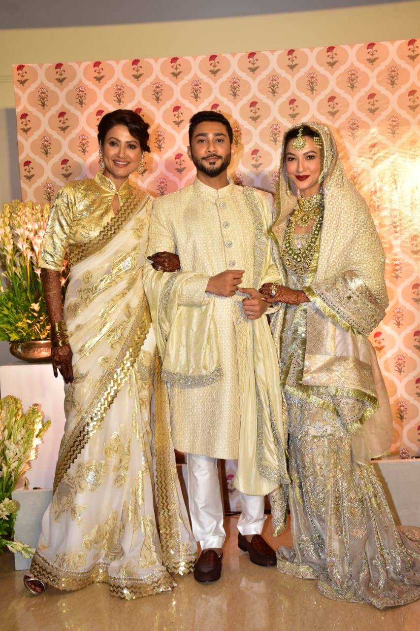 زید دربار (Zaid Darbar) اور گوہر خان (Gauhar Khan) کی تصویروں پر ان کے فینس خوب پیار لٹا رہے ہیں۔(Photo:@gauaharkhan/Instagram) زید دربار (Zaid Darbar) اور گوہر خان (Gauhar Khan) کی تصویروں پر ان کے فینس خوب پیار لٹا رہے ہیں۔(Photo:@gauaharkhan/Instagram)
